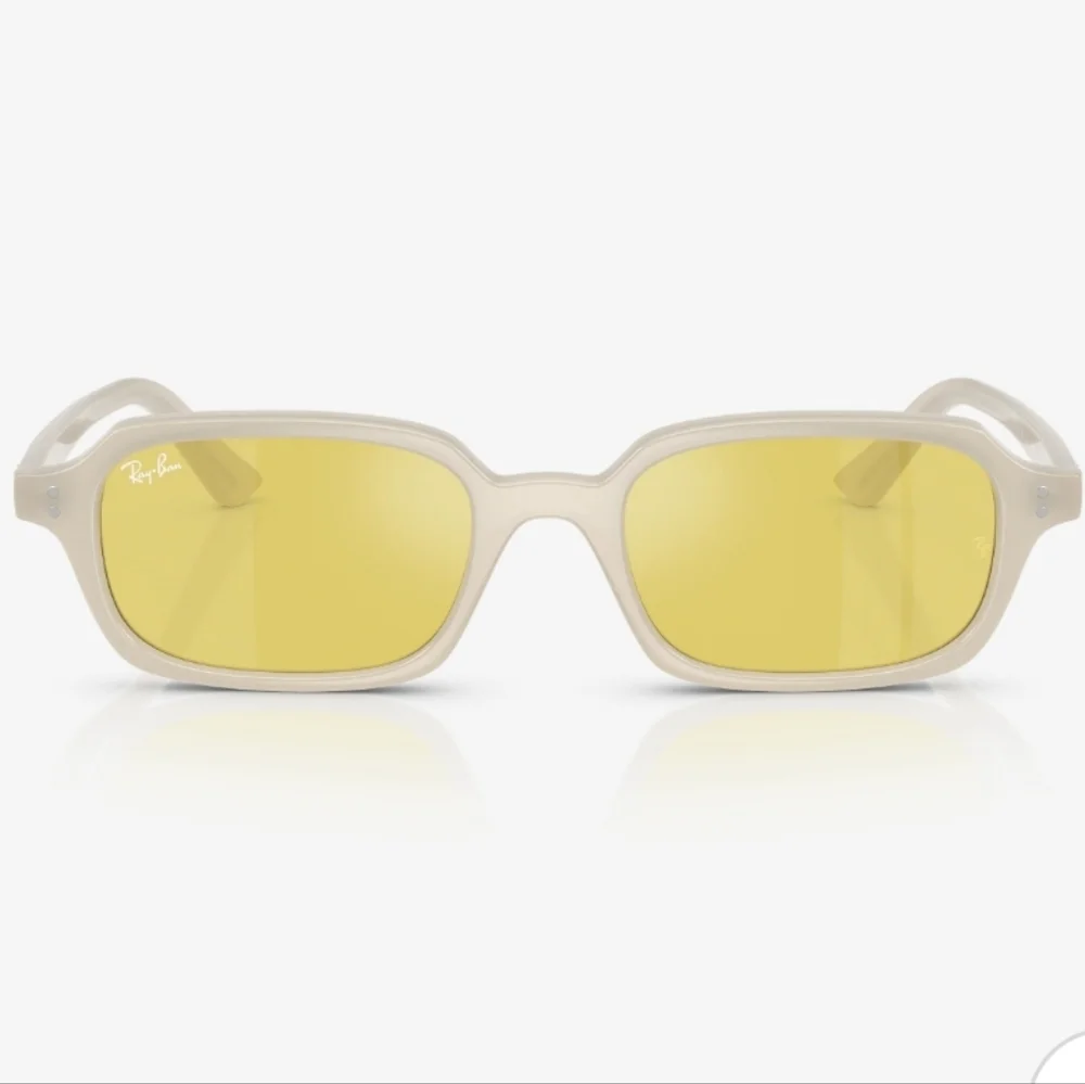 Ray-Ban Beige Sunglasses with Amber Lenses